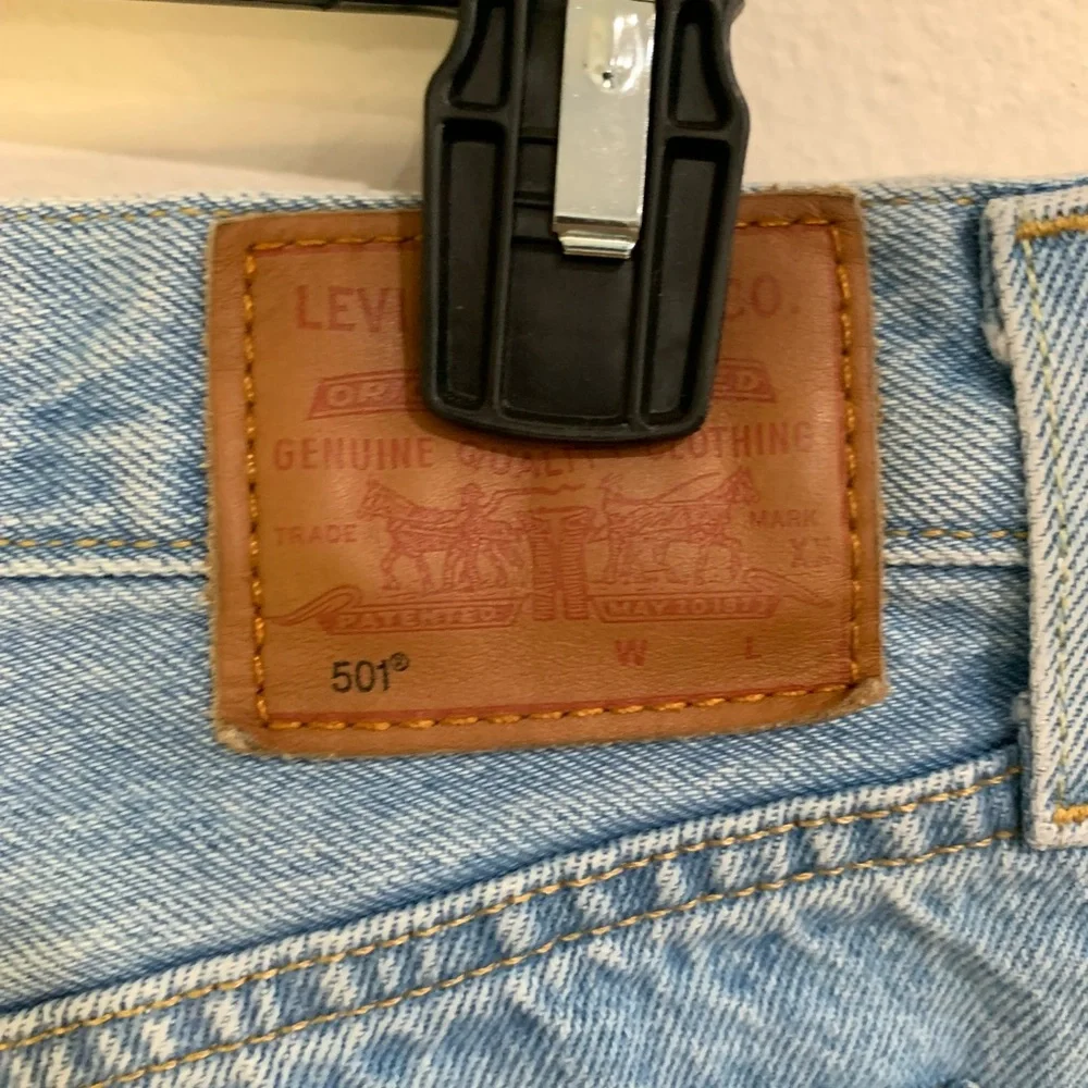 Levi’s 501 Jeans Light Wash Unisex Size 29 Waist Classic Casual 100% Cotton Y2K